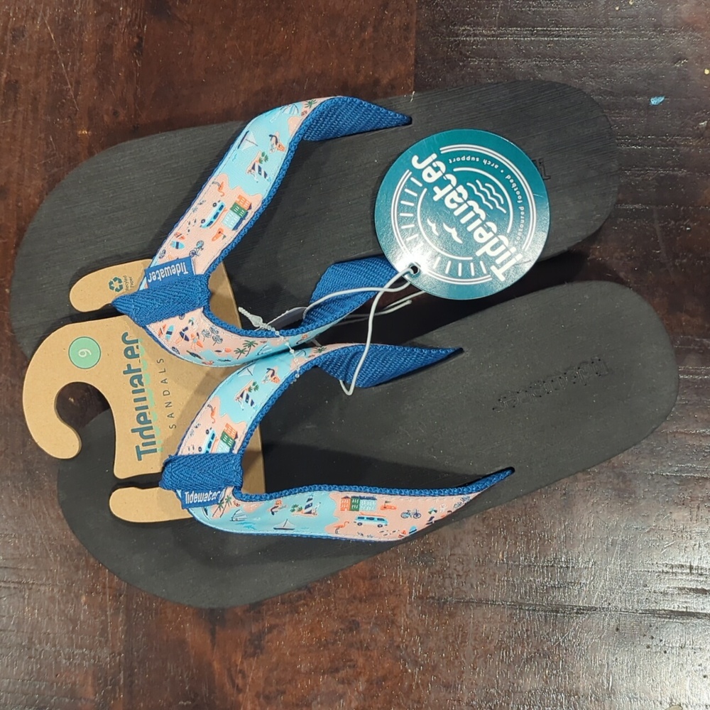 Size 9 women's Tidewater flip flops